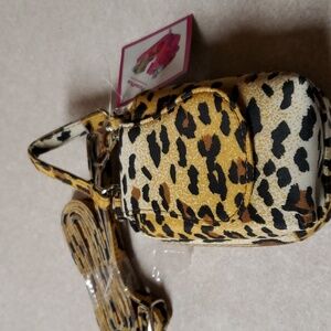 👻Purseplus cell phone ID 4 1/2"H, 3 1/4"W,2" Bottom Leopard print